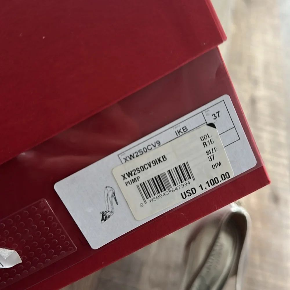 Valentino Alcove metallic gold Rockstud mesh heels size 37 like new worn 1x IOB - Picture 8 of 9